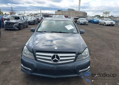 2013 Mercedes-Benz C 300 Sport 4Matic из США, поврежденный, VIN WDDGF8ABXDR269514